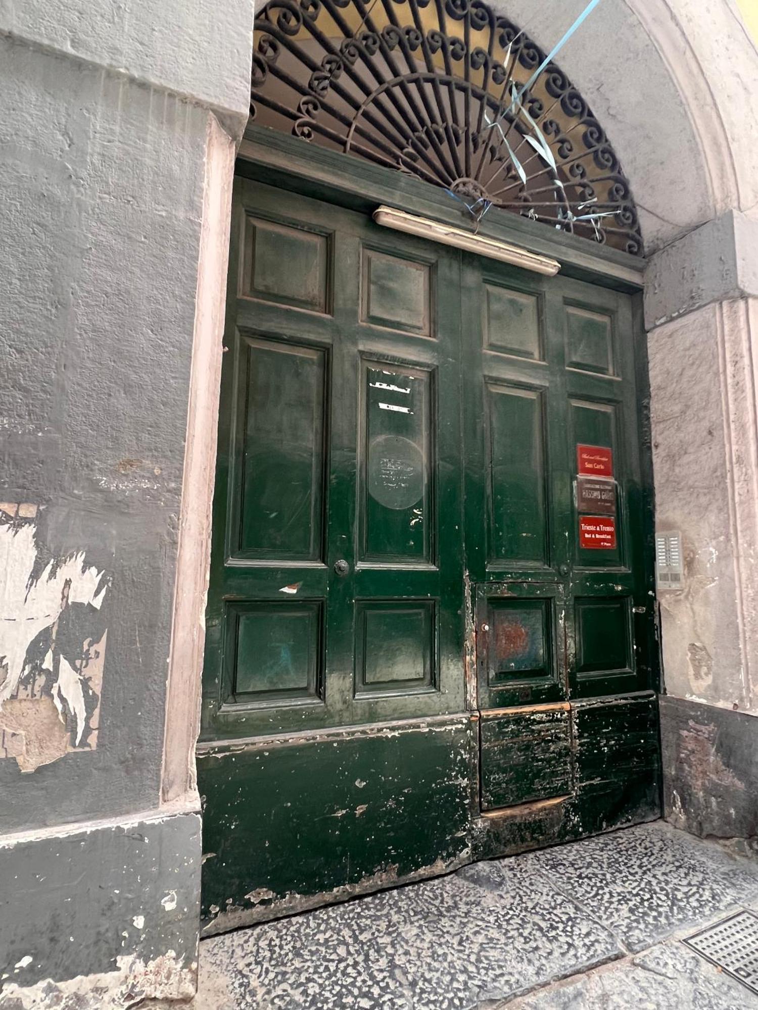 Dietro Al Plebiscito Luxury Suite Nápoly Kültér fotó